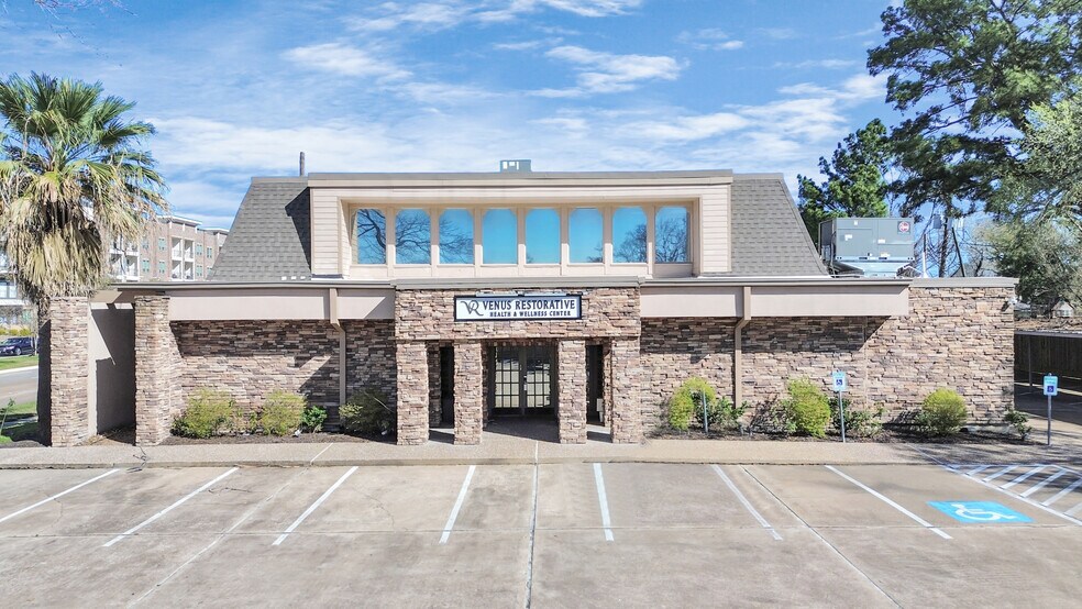 Primary Photo Of 926 N Wilcrest Dr, Houston Medical For Sale