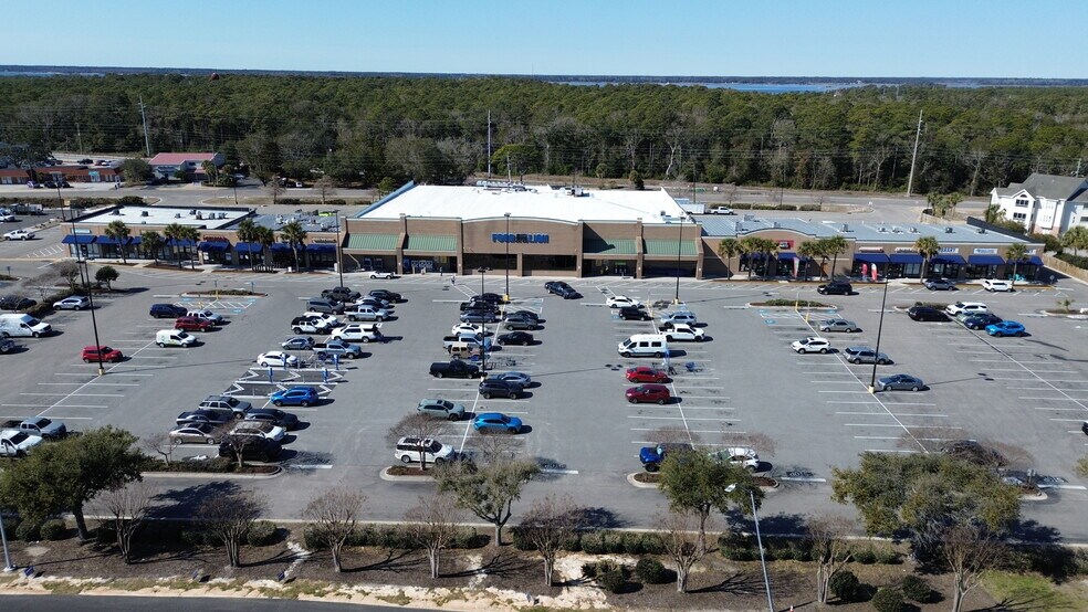More Photos Of 1341-1401 N Lake Park Blvd, Carolina Beach Unknown For Lease