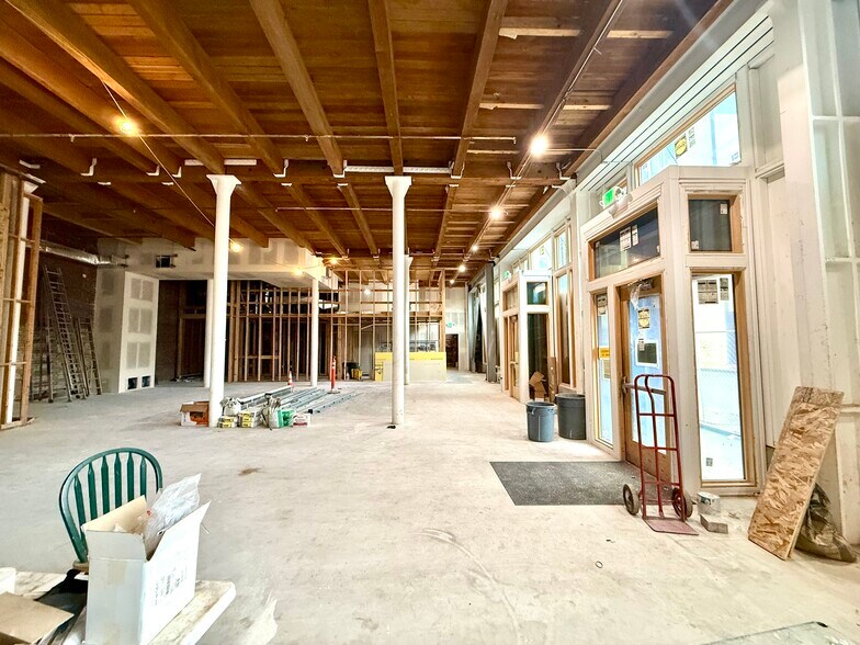 More Photos Of 404-418 SW Washington St, Portland Office For Sale