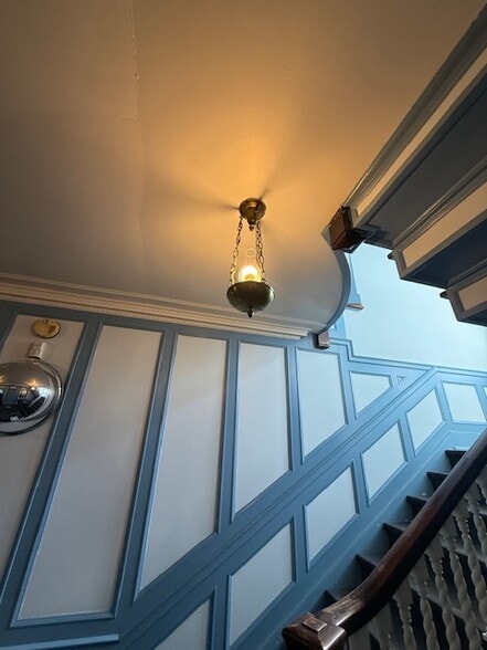 More Photos Of 1723 Military St, Port Huron Office For Sale