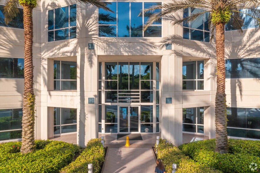 More Photos Of 1551 Sawgrass Corporate Pky, Sunrise Office For Lease