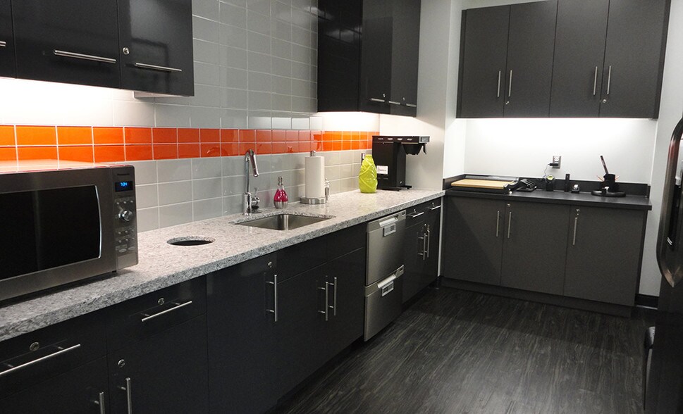 More Photos Of 9160 Boul Leduc, Brossard Coworking Space