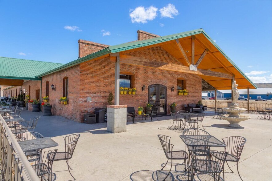 More Photos Of 1 Vineyard Way, Wenatchee Specialty For Sale