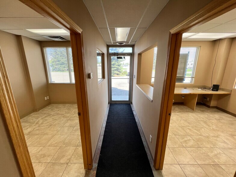 More Photos Of 8121 49 Ave Close, Red Deer Service For Sale