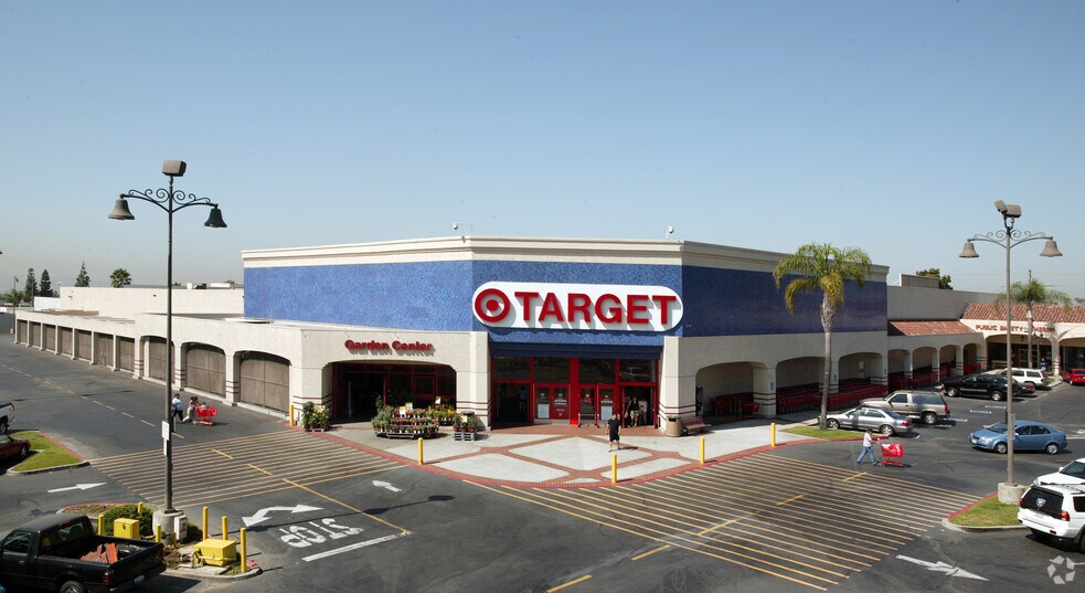 More Photos Of 1000-1096 Huntington Dr, Duarte Unknown For Lease
