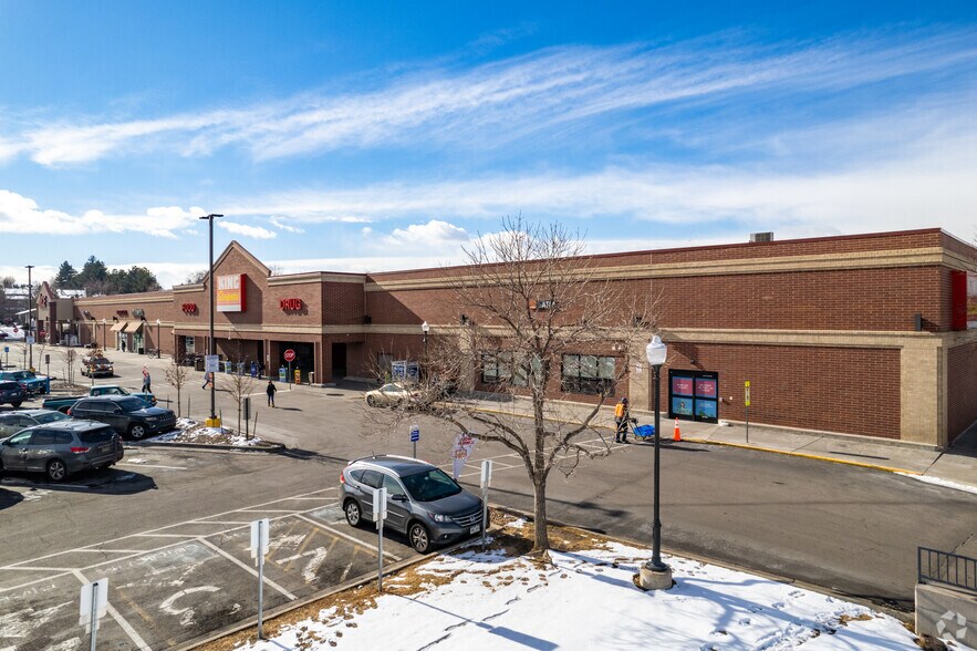 More Photos Of 1711-1975 Sheridan Blvd, Edgewater Unknown For Lease