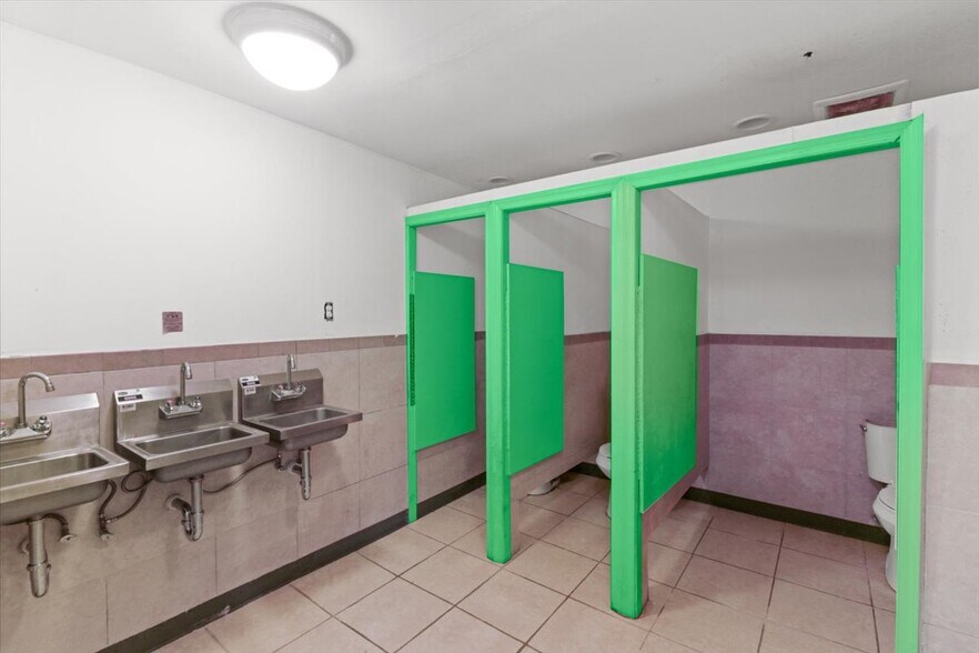 More Photos Of 2254-60 N 3rd St, Philadelphia Office For Sale