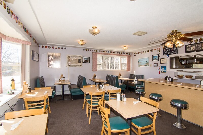 More Photos Of 156 Route 66 E, Columbia Restaurant For Sale