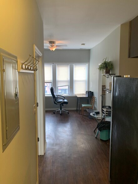 More Photos Of 3014 W Irving Park Rd, Chicago Storefront Retail Residential For Sale