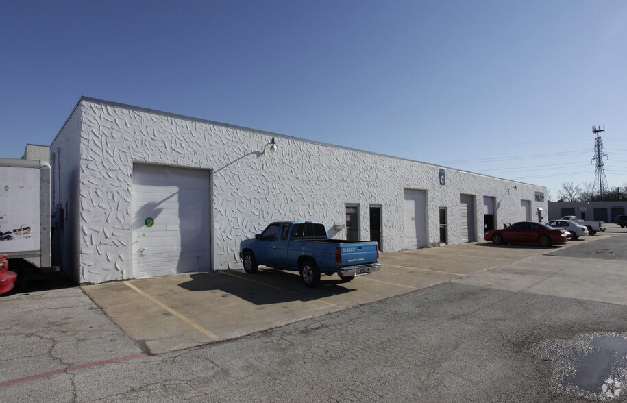 More Photos Of 3619 Graves Blvd, Arlington Flex For Lease