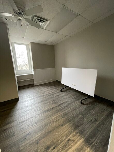 More Photos Of 8 N Broadway, Pitman Medical For Sale