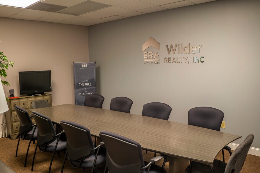 More Photos Of 5078 sunset Blvd, Lexington Medical For Sale