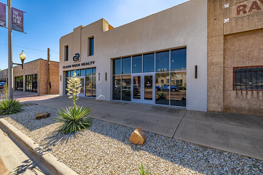 More Photos Of 615 Broadway St, Lubbock Office For Lease