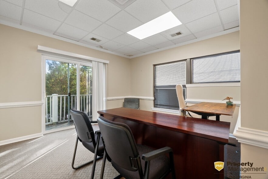 More Photos Of 5267 Greenwich Rd, Virginia Beach Office For Sale