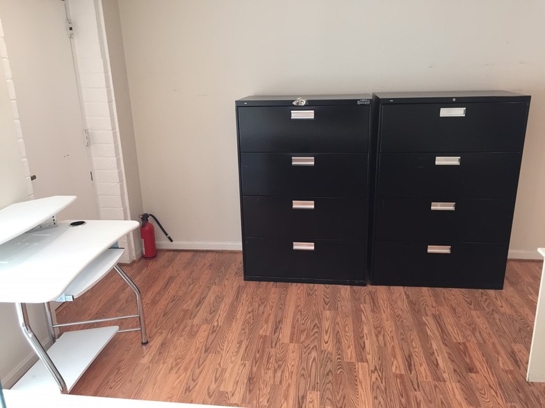 More Photos Of 6116 Rolling Rd, Springfield Medical For Sale