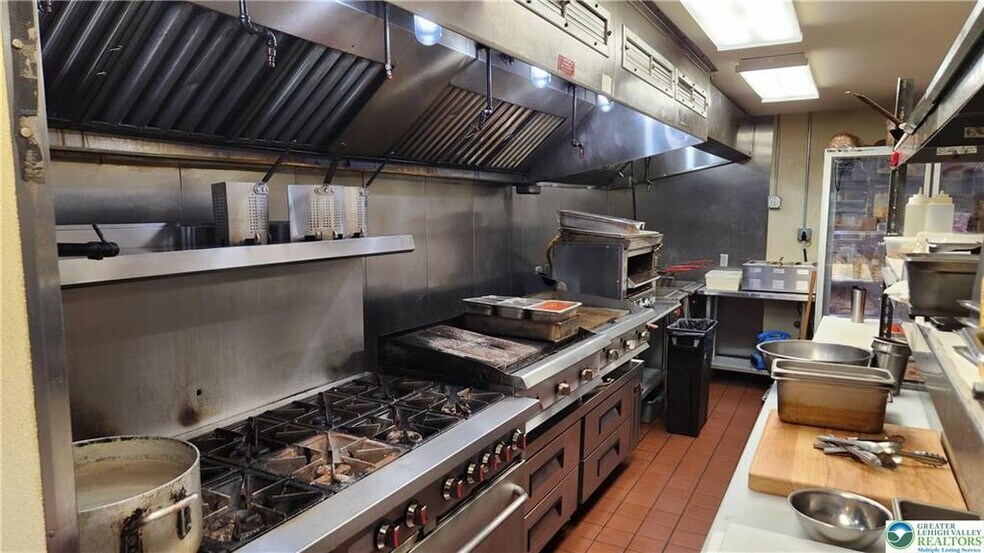 More Photos Of 874 Pa-903, Jim Thorpe General Retail For Sale