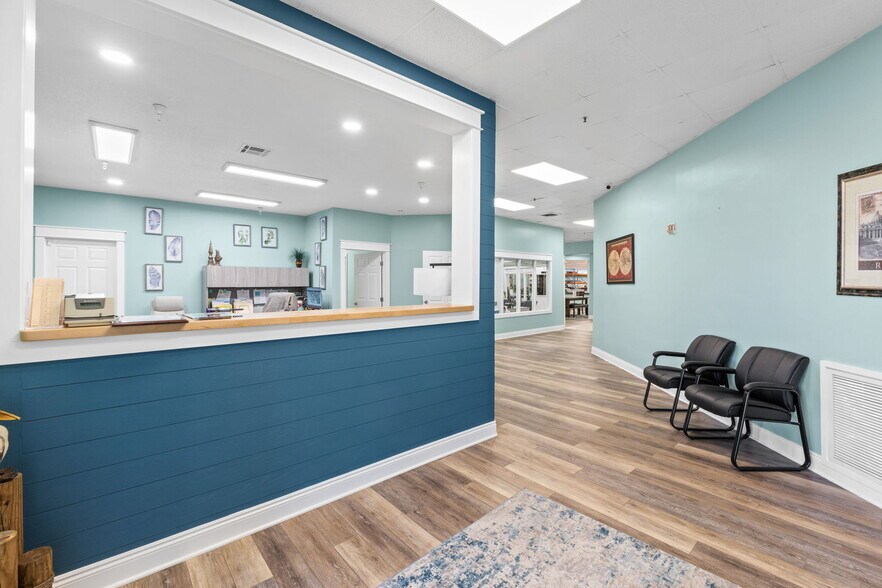 More Photos Of 5420 Hickory St, Panama City Office For Sale