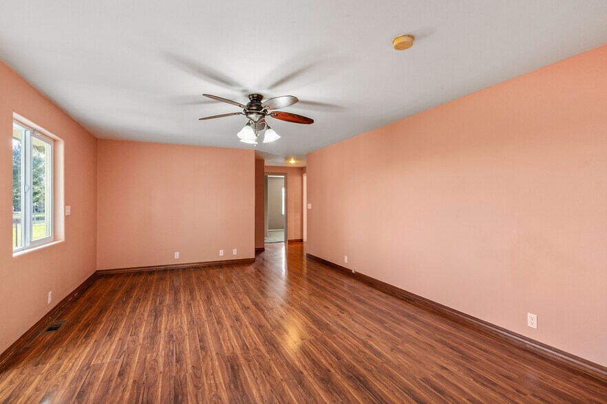 More Photos Of 9101 NW 31st St, Terrebonne Specialty For Sale