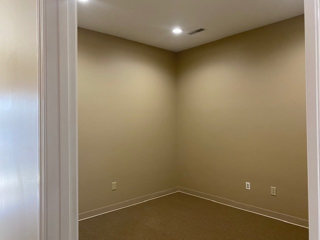 More Photos Of 2585 Eastwood Dr, Columbus Office For Lease