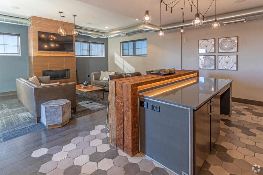 More Photos Of 2410 University Ave W, Saint Paul Apartments For Lease