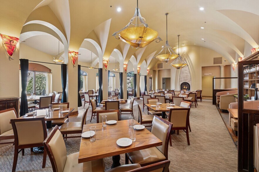 More Photos Of 981 Sibley Memorial Hwy, Lilydale Restaurant For Sale