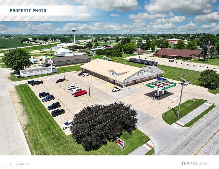 More Photos Of 808 S Main St, Monona Service Station For Lease