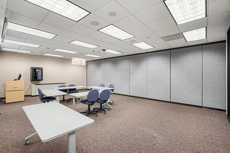 More Photos Of 2436 Park Ave, Minneapolis Office For Sale