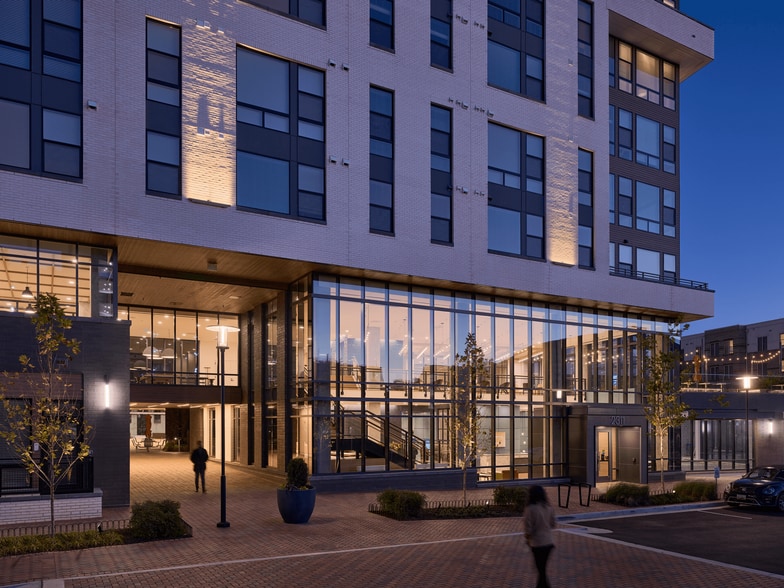 More Photos Of 2311 Dulles Station Blvd, Herndon Apartments For Lease