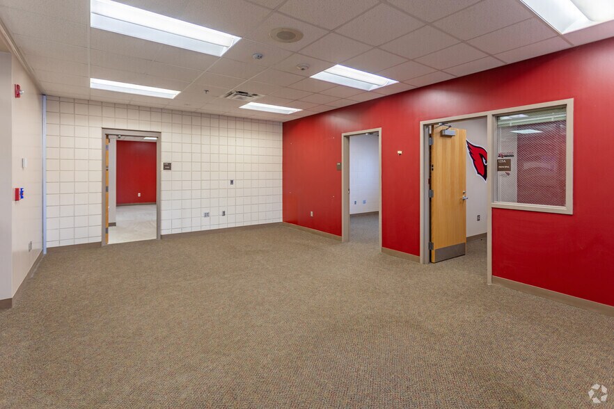 More Photos Of 132 1st Ave S, Motley Light Manufacturing For Sale