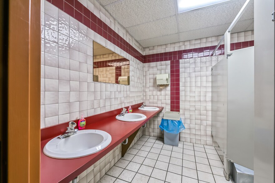 More Photos Of 9494 Riverton Rd, Bangor Restaurant For Sale