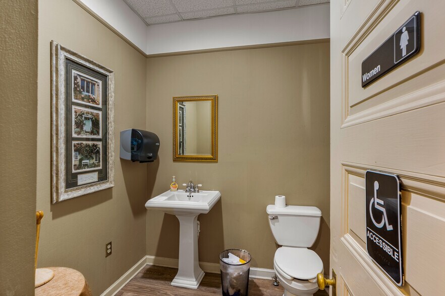 More Photos Of 76 Prospect St, Vernon Funeral Home For Sale