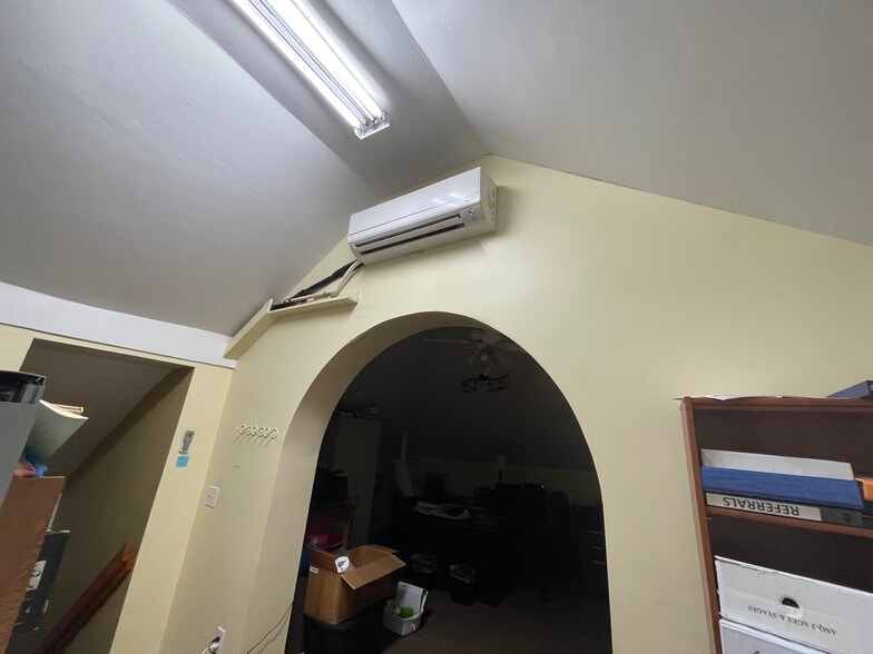 More Photos Of 2300 10th Ct, Birmingham Office Residential For Sale