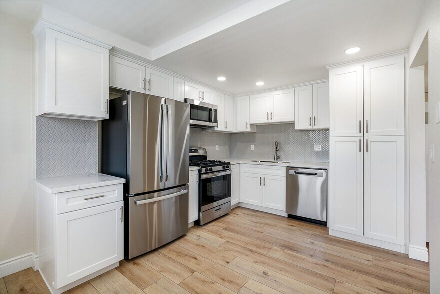 More Photos Of 4071 Melrose Ave, Los Angeles Apartments For Sale