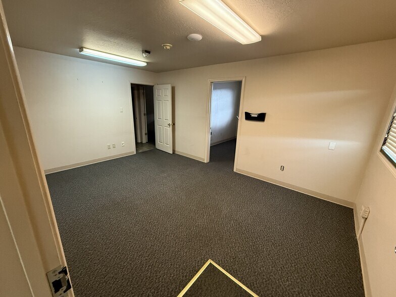 More Photos Of 50 Snider Way, Sparks Light Distribution For Lease