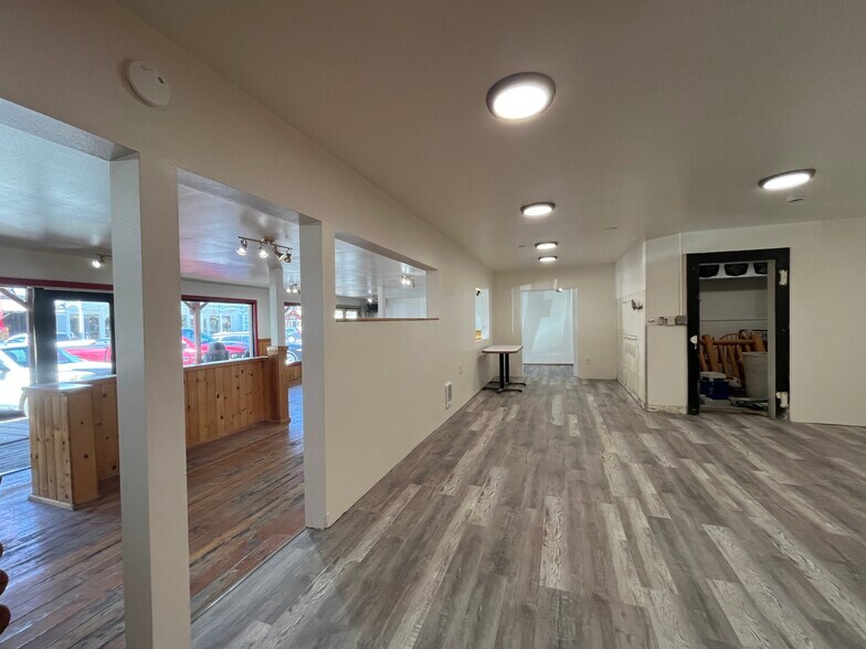 More Photos Of 164 Riverside Ave, Winthrop Restaurant For Lease