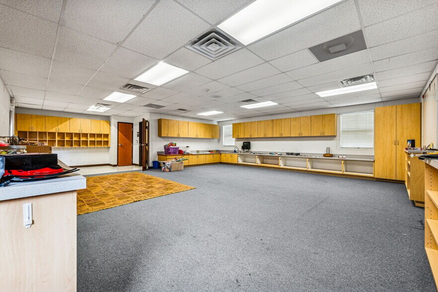More Photos Of 658 S East St, Bayfield Flex For Sale
