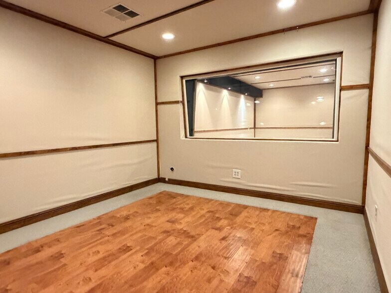 More Photos Of 7949 Ajay Dr, Sun Valley Warehouse For Lease