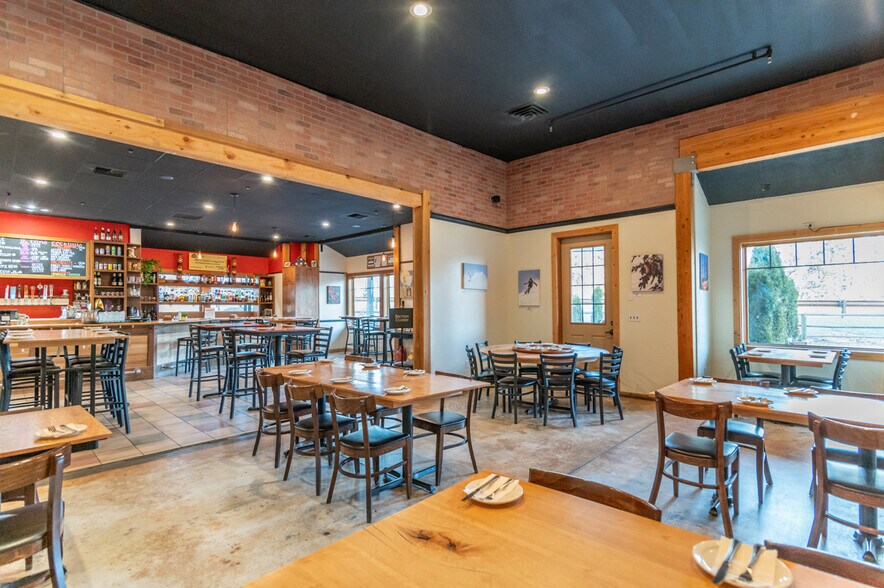 More Photos Of 64670 Strickler Ave, Bend Storefront For Sale