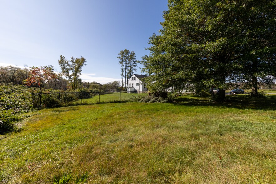 More Photos Of 4 Whitman Rd, Stephentown Sports And Entertainment For Sale