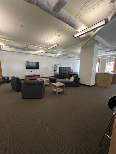 More Photos Of 401-409 7th St NW, Washington Office For Lease