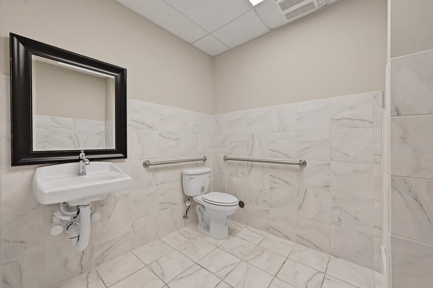 More Photos Of 2050 Double Creek Dr, Round Rock Medical For Lease