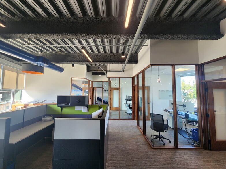 More Photos Of 275 W 3rd St, Vancouver Office Residential For Lease