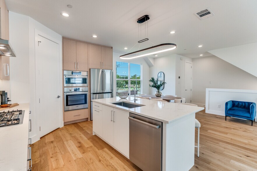 More Photos Of 3940 Spring Valley rd, Addison Multifamily For Sale