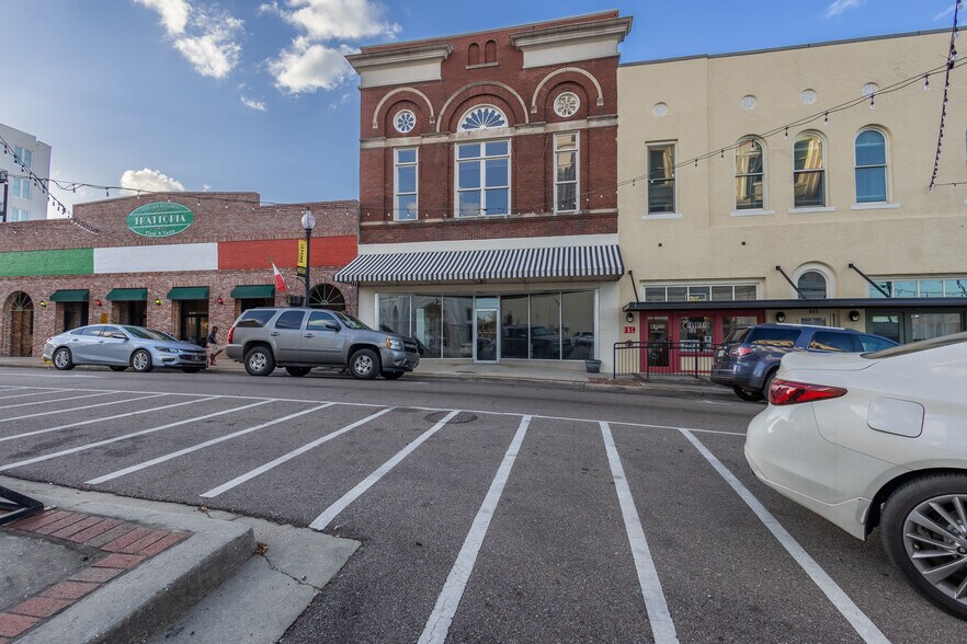 More Photos Of 134 E Front St, Hattiesburg Restaurant For Sale