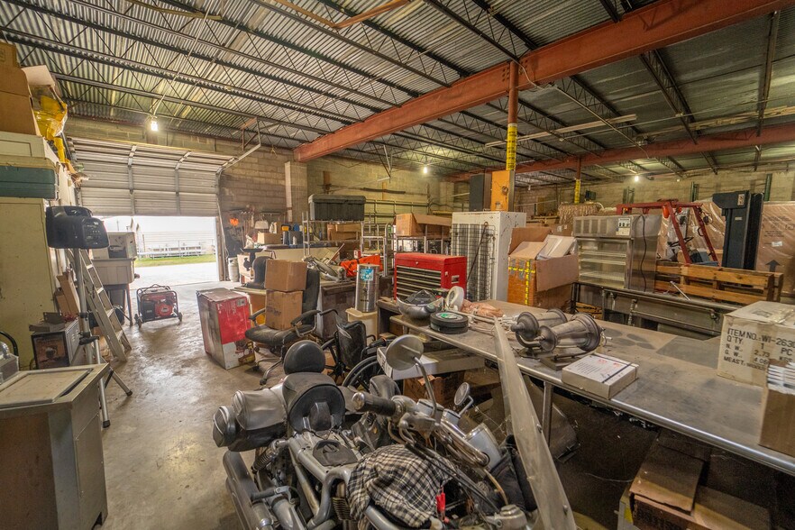 More Photos Of 3505 Houston Hwy, Victoria Warehouse For Sale