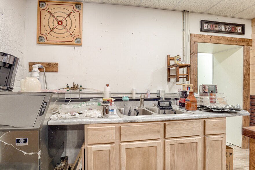 More Photos Of 644 Main St, North Bend Restaurant For Sale