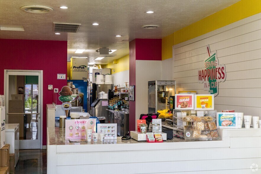 More Photos Of 325 N Sandhill Blvd, Mesquite Service Station For Sale