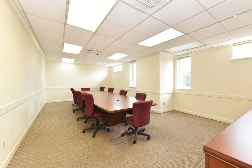 More Photos Of 475 Main St, Farmingdale Medical For Sale