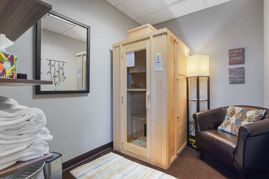 More Photos Of 10 E Willow St, Millburn Office For Lease