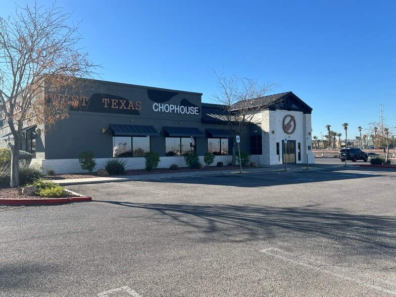 Primary Photo Of 651 Mall Ring Cir, Henderson Restaurant For Lease